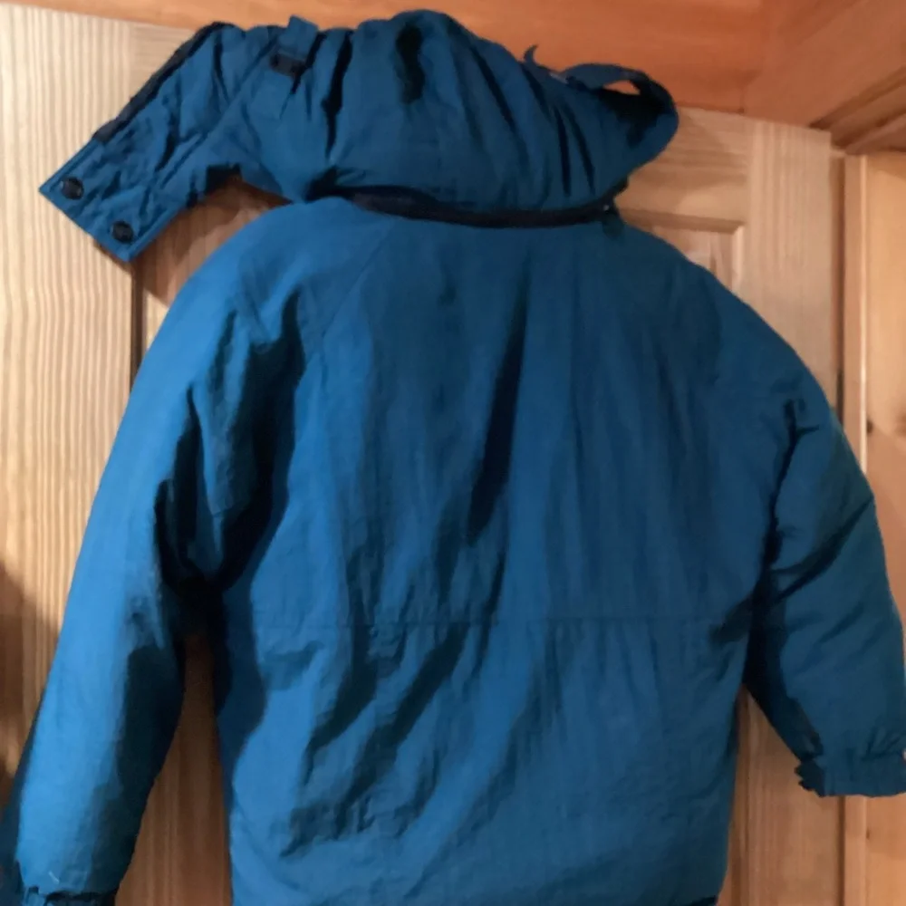 Toma Kids winter jacket in teal - size M (10-12)